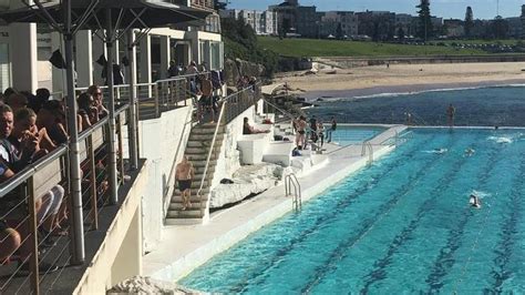 Iconic Bondi cafe closes over $10 ‘debacle’ .